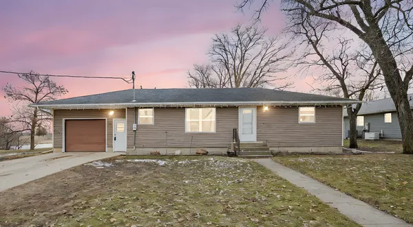 $192,000 | 812 Main Street North, Minnesota Lake, MN 56068