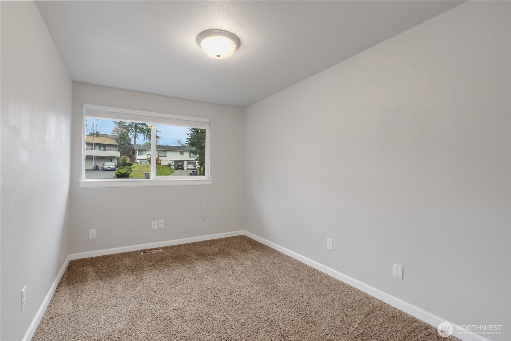 30331 9th Avenue South Federal Way, WA 98003 - Photo 15 of 36 an empty room with windows