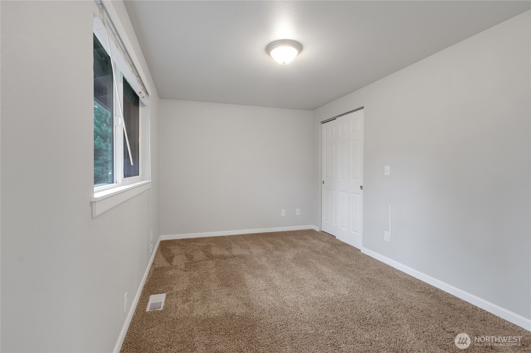 30331 9th Avenue South Federal Way, WA 98003 - Photo 20 of 36 an empty room with windows
