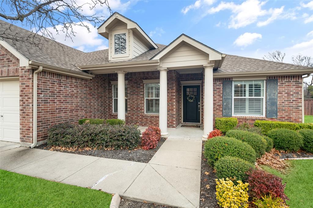 7604 Uvalde Way McKinney, TX 75071 - Photo 4 of 34 Welcoming front porch with columns.