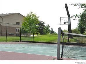 30052 West Twelve Mile Road, Unit 71 Farmington, MI 48334 - Photo 6 of 9