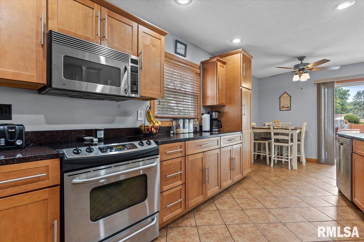 2029 Croydon Drive Springfield, IL 62703 - Photo 12 of 37