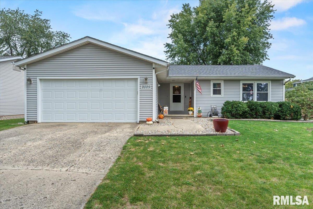 2029 Croydon Drive Springfield, IL 62703 - Photo 2 of 37