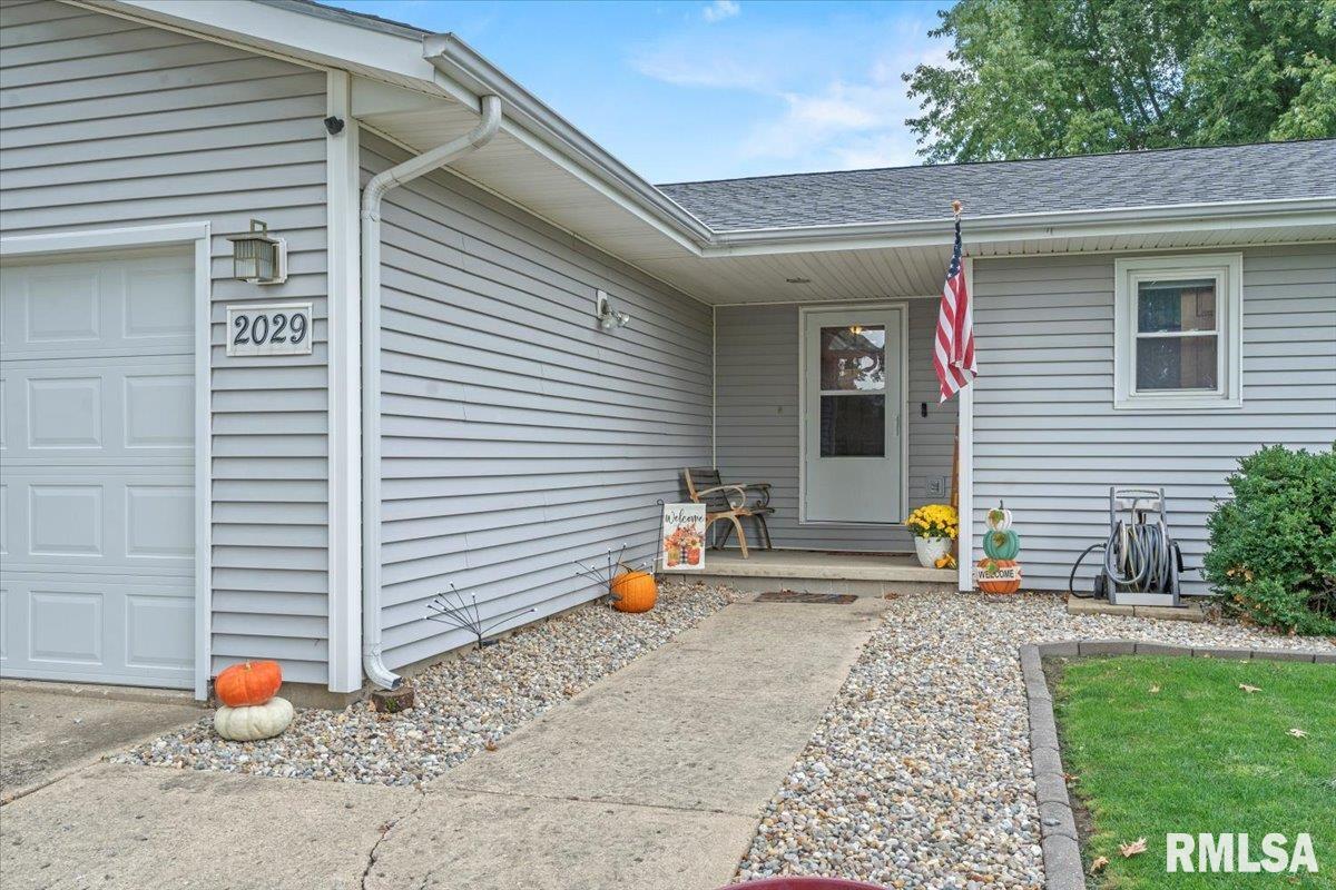2029 Croydon Drive Springfield, IL 62703 - Photo 4 of 37