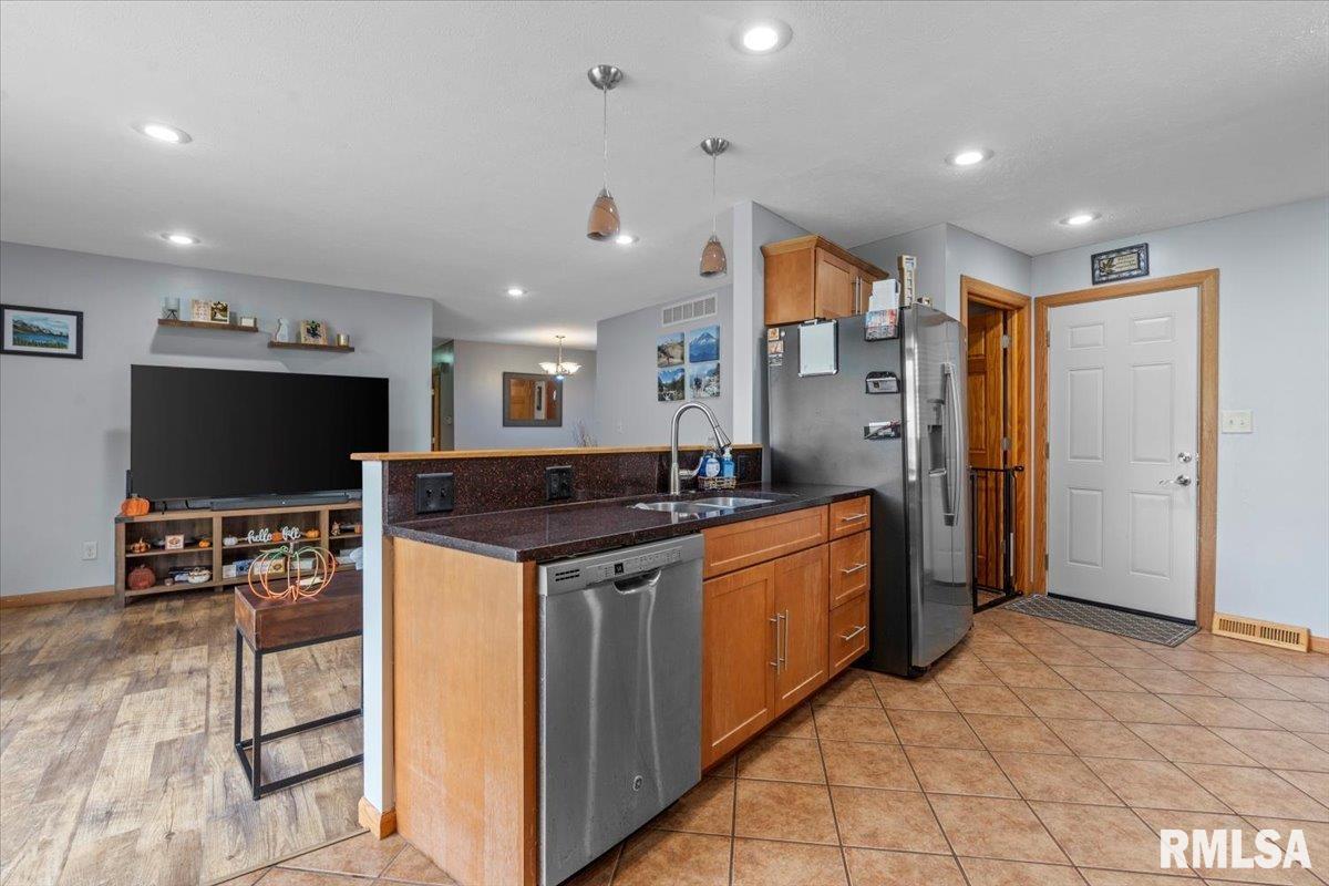 2029 Croydon Drive Springfield, IL 62703 - Photo 9 of 37