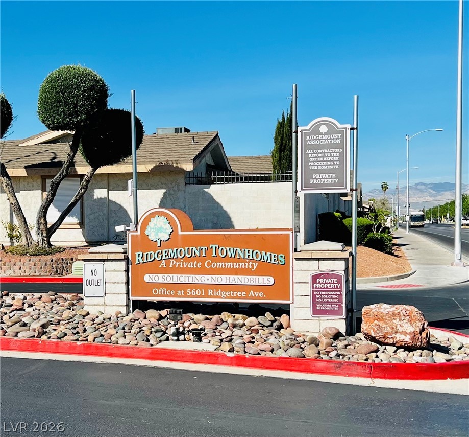 709 Ridgemount Drive Las Vegas, NV 89107 - Photo 33 of 40 Tastefully designed entrance area to Richmount HOA.