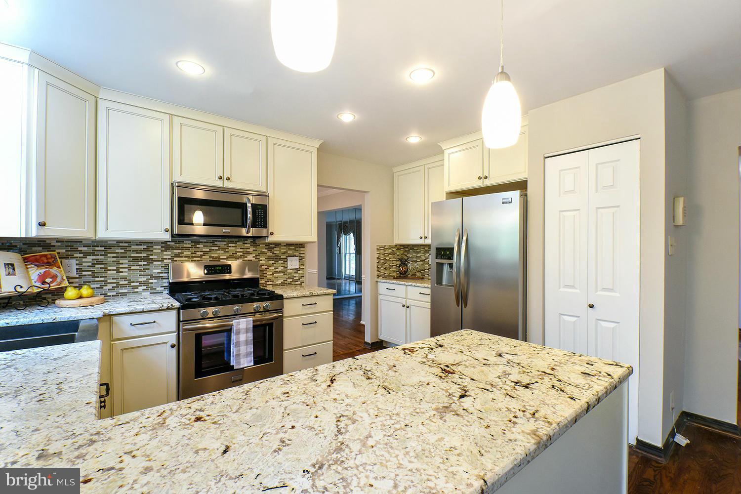 2 Middlebridge Court Silver Spring, MD 20906 - Photo 11 of 30 Kitchen