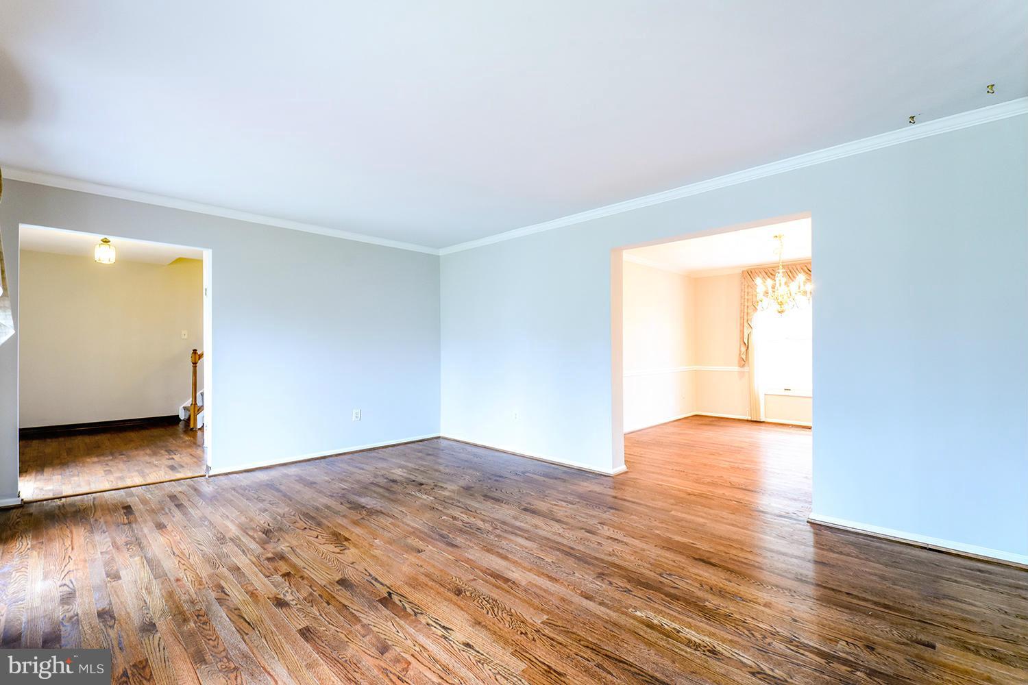 2 Middlebridge Court Silver Spring, MD 20906 - Photo 6 of 30 Living Room