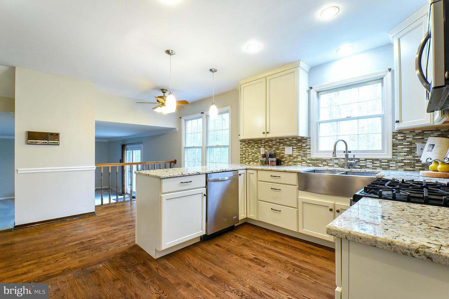 2 Middlebridge Court Silver Spring, MD 20906 - Photo 10 of 30 Kitchen