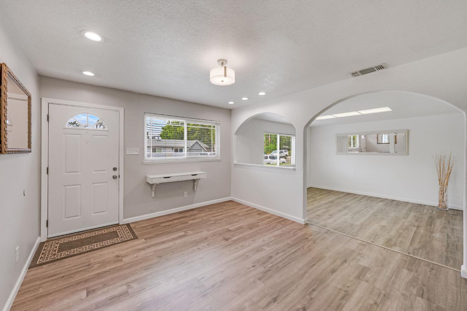 7128 Parish Way Citrus Heights, CA 95621 - Photo 2 of 29