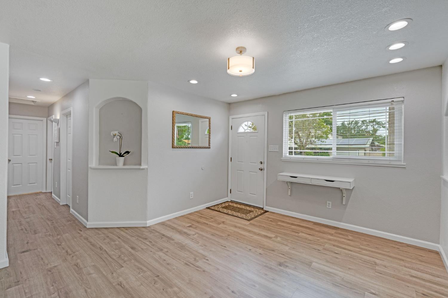 7128 Parish Way Citrus Heights, CA 95621 - Photo 3 of 29