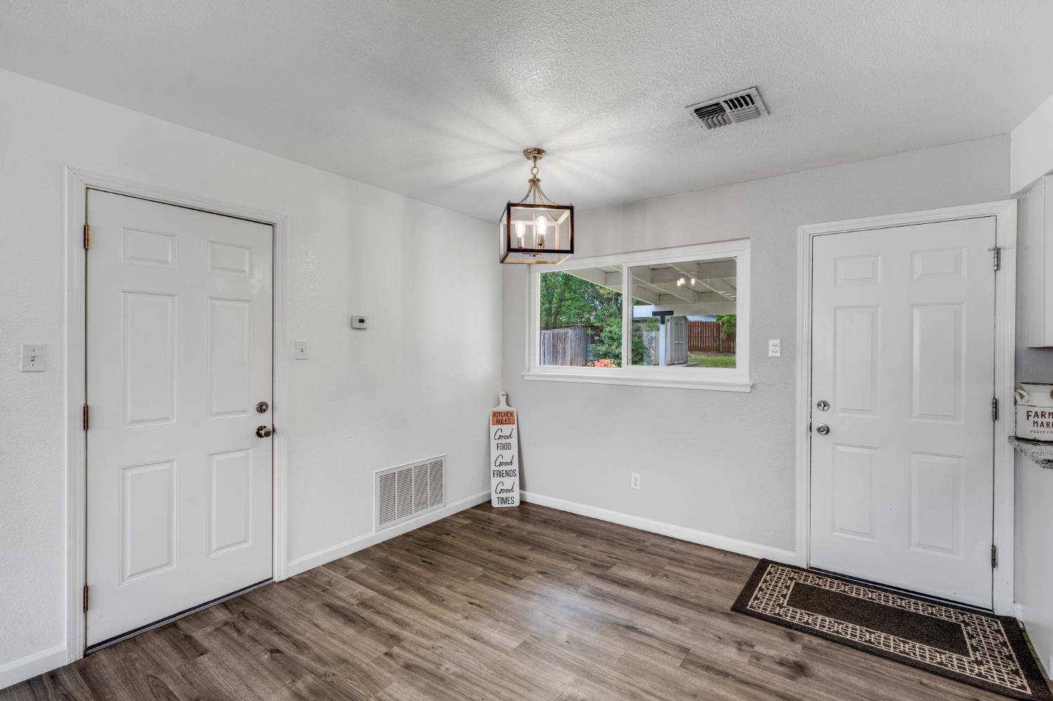 7128 Parish Way Citrus Heights, CA 95621 - Photo 4 of 29