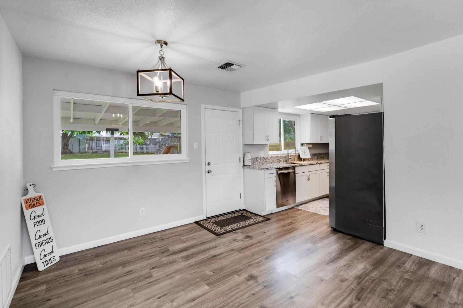 7128 Parish Way Citrus Heights, CA 95621 - Photo 10 of 29