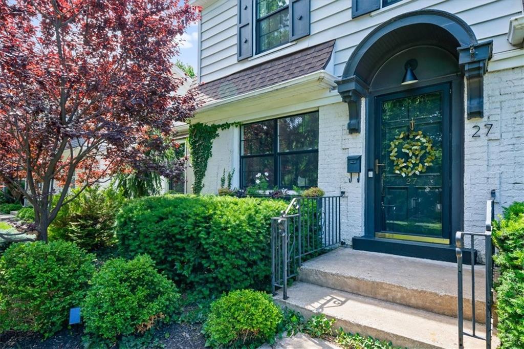 27 West Winthrope Road Kansas City, MO 64113 - Photo 2 of 34
