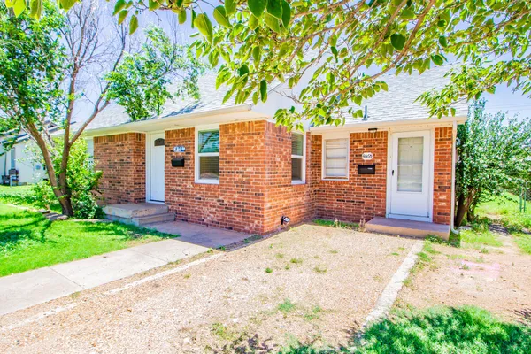 $105,000 | 406 East Buckley Street, Brownfield, TX 79316