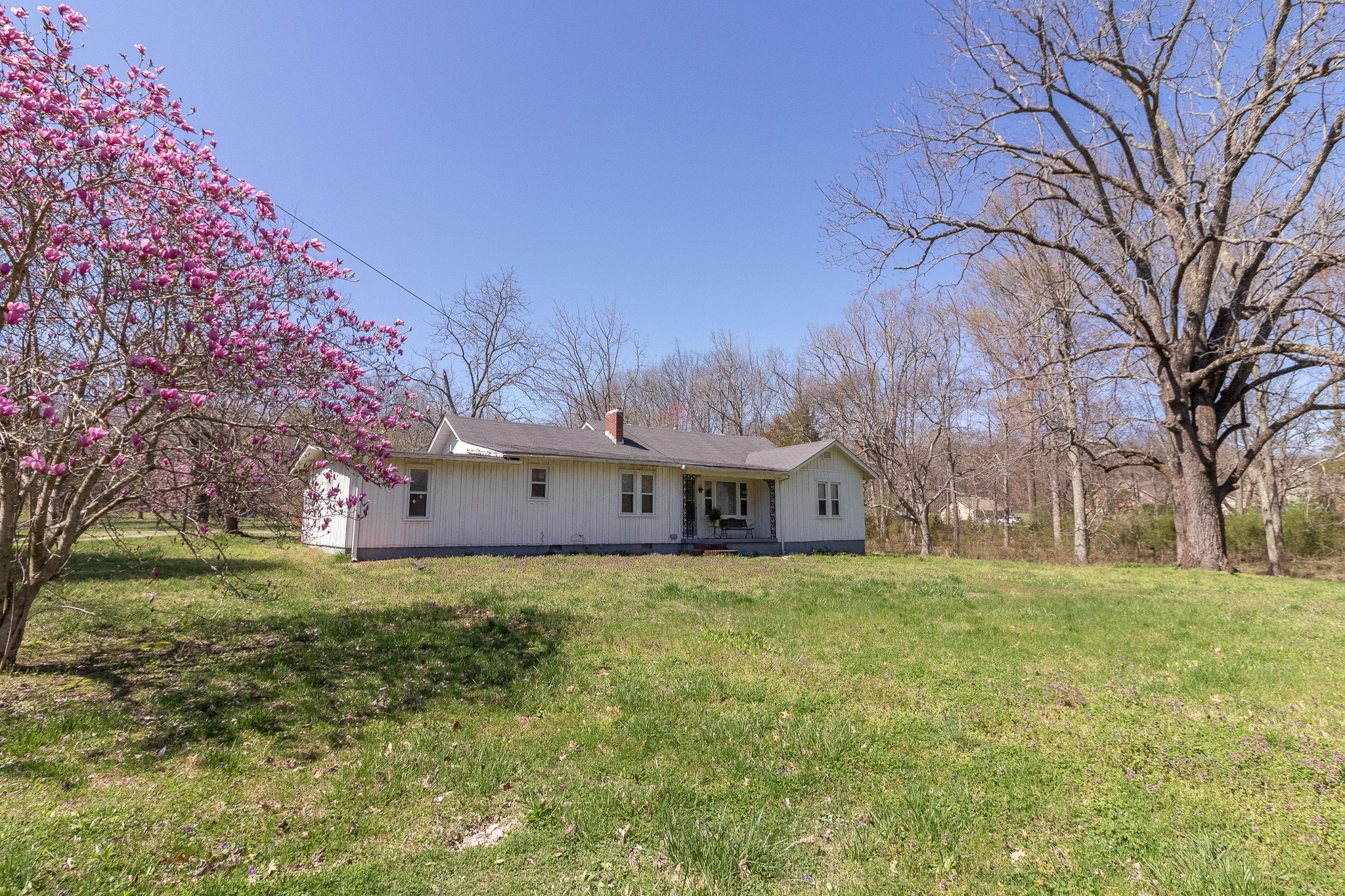 201 South Tunnel Road Portland, TN 37148 - Photo 2 of 41 a view of a house with a yard