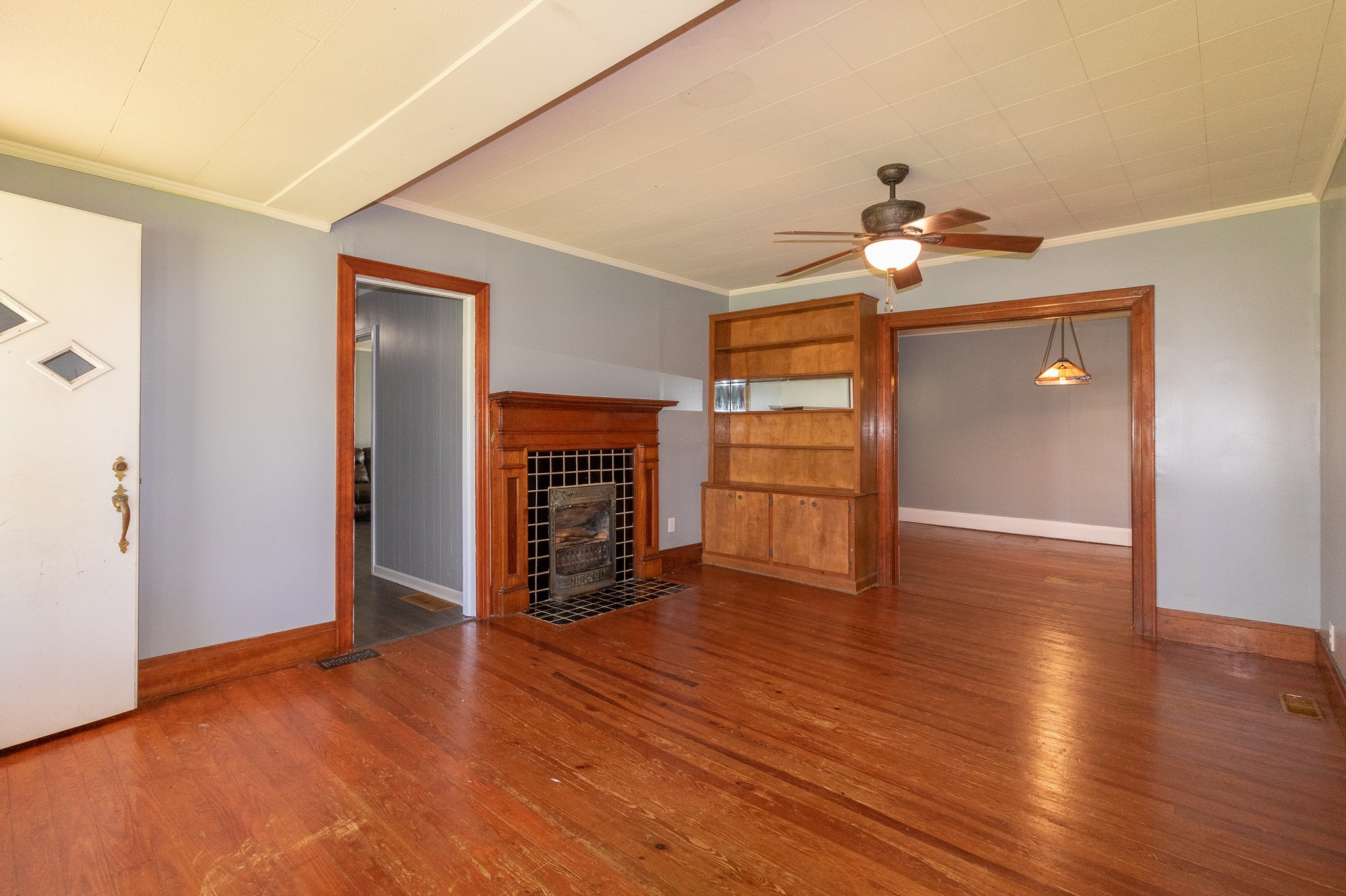 201 South Tunnel Road Portland, TN 37148 - Photo 8 of 41 wooden floor in an empty room with a window