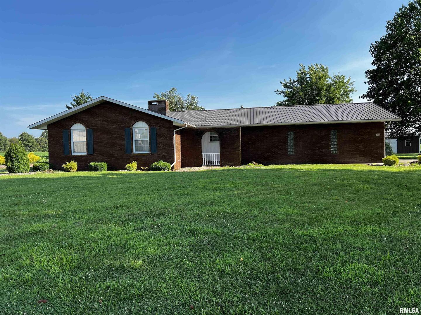 210 West Fifth Street St. Peter, IL 62880 - Photo 2 of 48