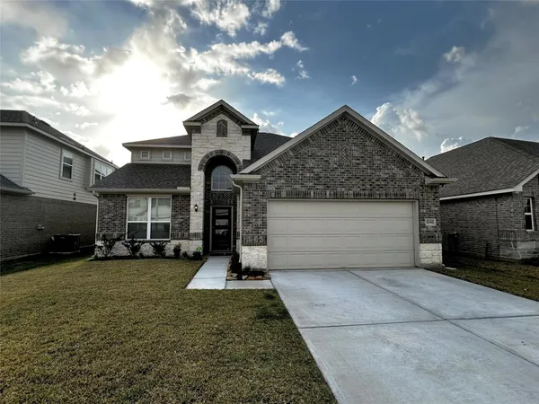 $3,300 | 5336 Latigo Court, Alvin, TX 77511