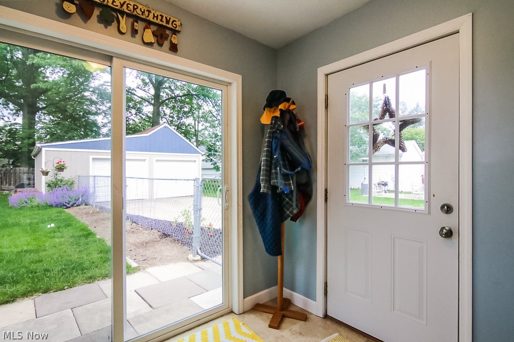 1684 Lyndhurst Road Lyndhurst, OH 44124 - Photo 20 of 24