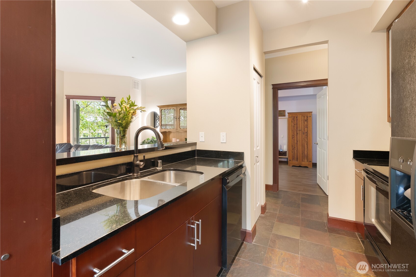 259 West Bakerview Road, Unit C403 Bellingham, WA 98226 - Photo 5 of 34 Gallery Image 5
