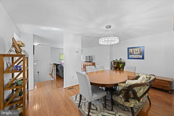 $759,900 | 7730 Shootingstar Drive, Springfield, VA 22152