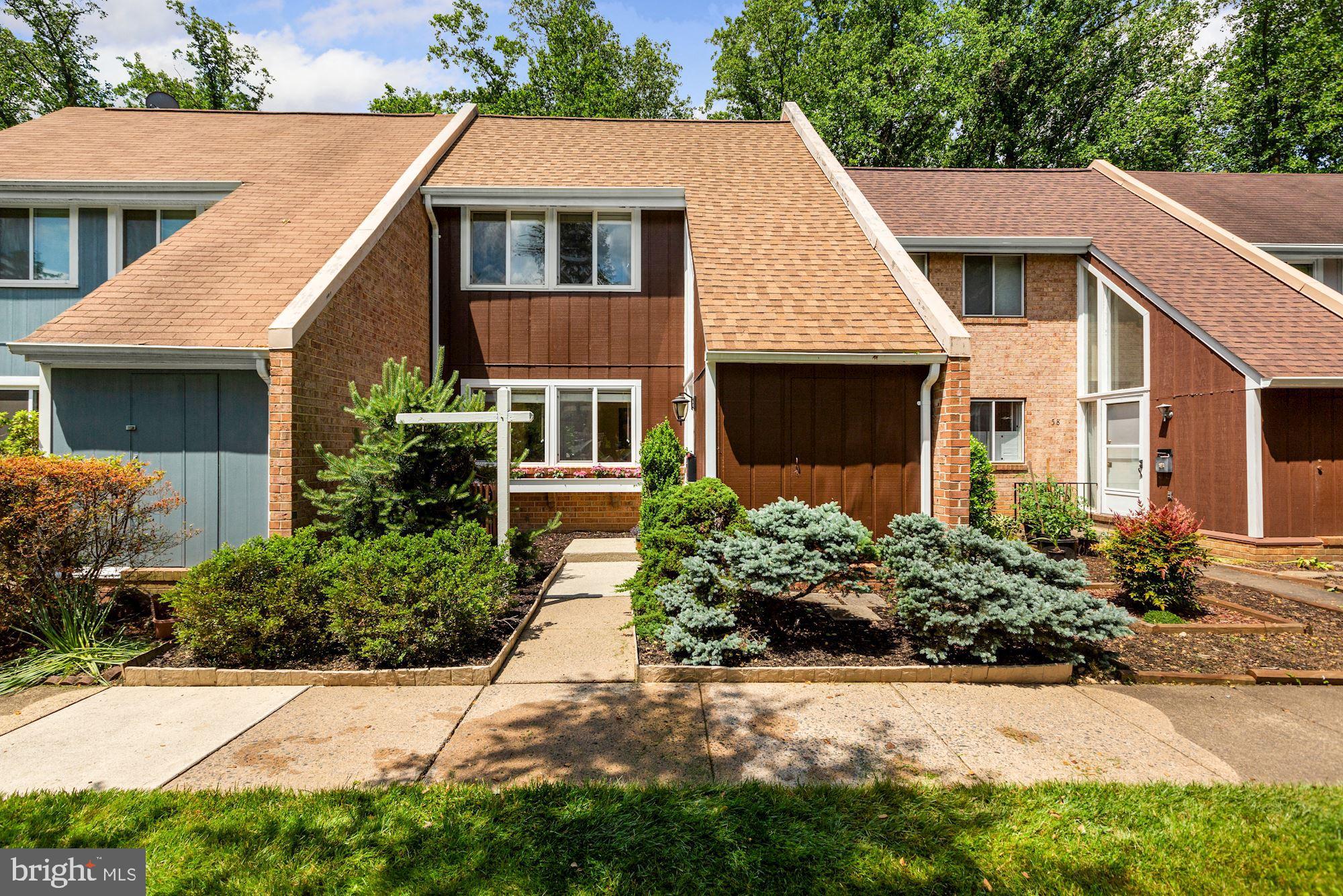 Welcome to 11160 Forest Edge!