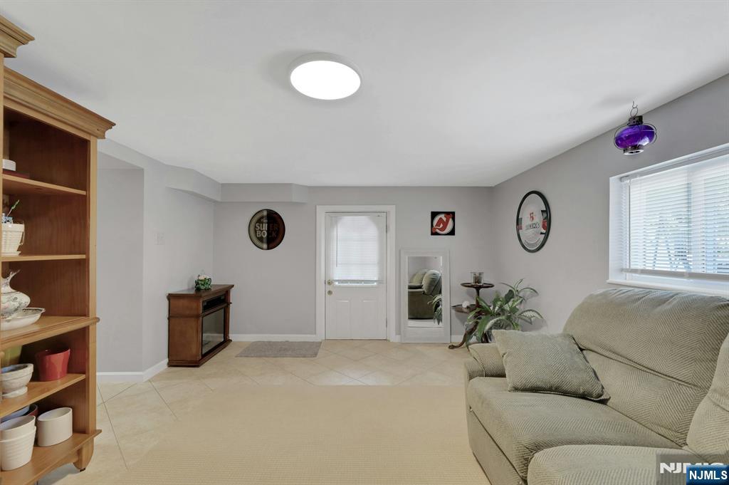 19 Hamilton Avenue Kearny, NJ 07032 - Photo 29 of 33