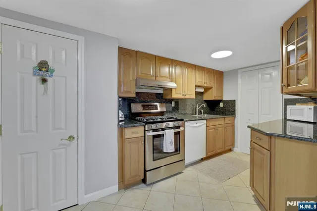 $788,888 | 19 Hamilton Avenue, Kearny, NJ 07032