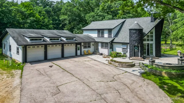 $699,900 | 43W135 McDonald Road, Hampshire, IL 60140