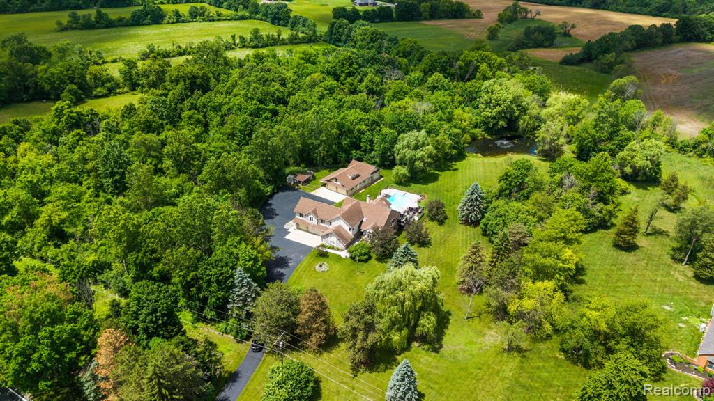 2325 7 Mile Road South Lyon, MI 48178 - Photo 7 of 74