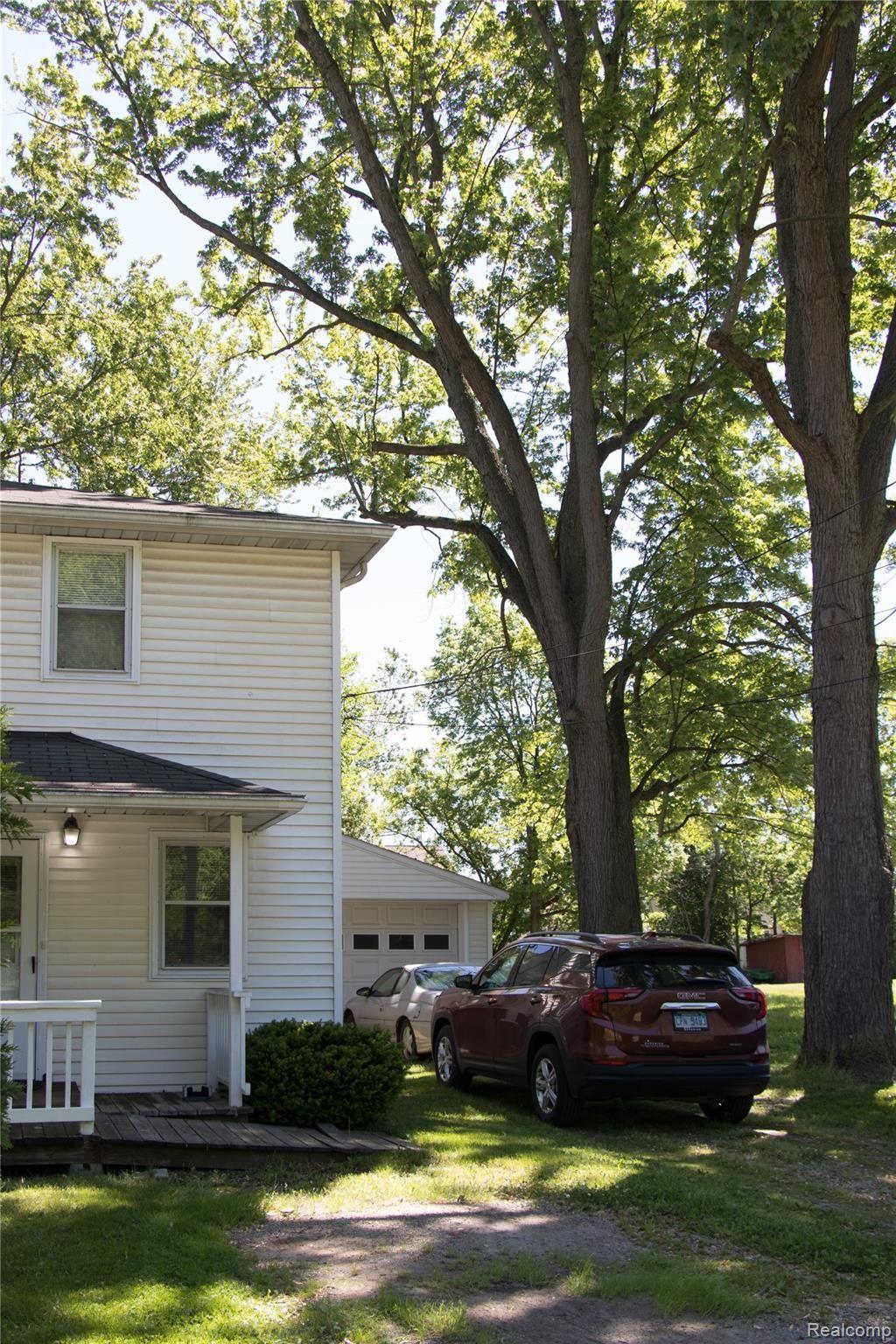 7085 Belleville Road Belleville, MI 48111 - Photo 6 of 27 Outside - Front 3.jpg