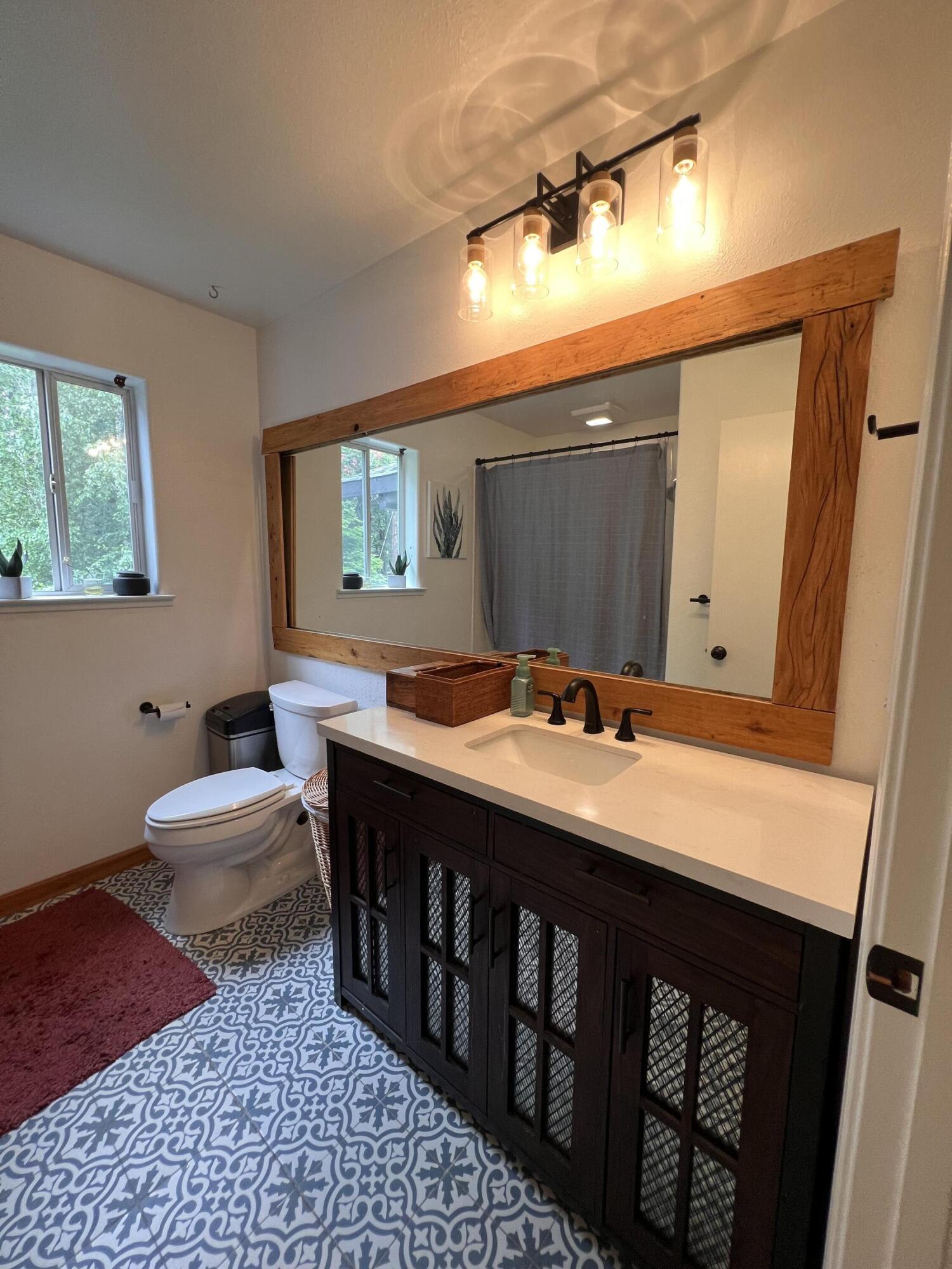 73 Ridgeview Circle Whitethorn, CA 95589 - Photo 11 of 56