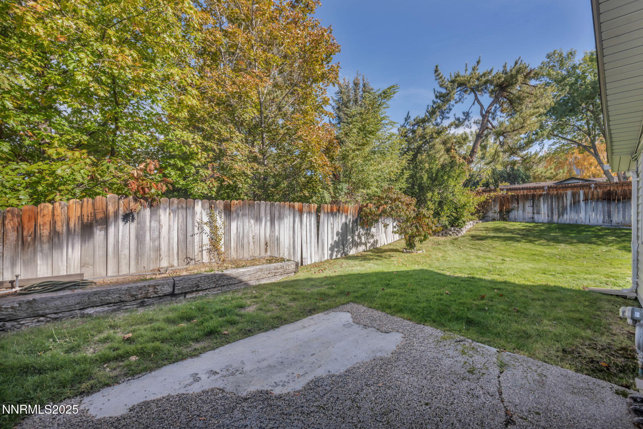 3370 Shawnee Circle Reno, NV 89502 - Photo 39 of 78 a backyard of a house with lots of green space