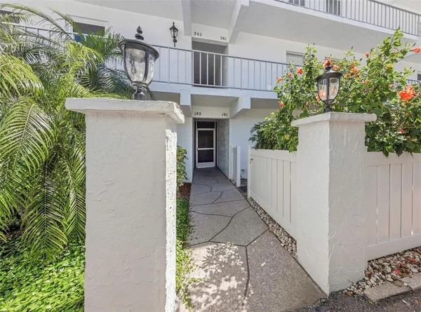 $172,900 | 1655 South Highland Avenue, Unit I181, Clearwater, FL 33756