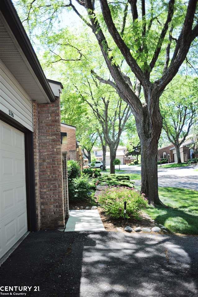 370 Willow Grove Lane Rochester Hills, MI 48307 - Photo 37 of 46