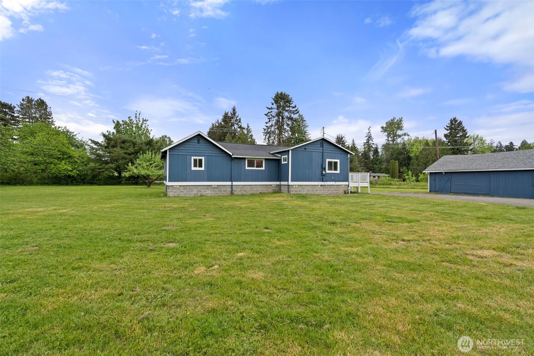 2222 Cooks Hill Road Centralia, WA 98531 - Photo 28 of 36 a house with a garden