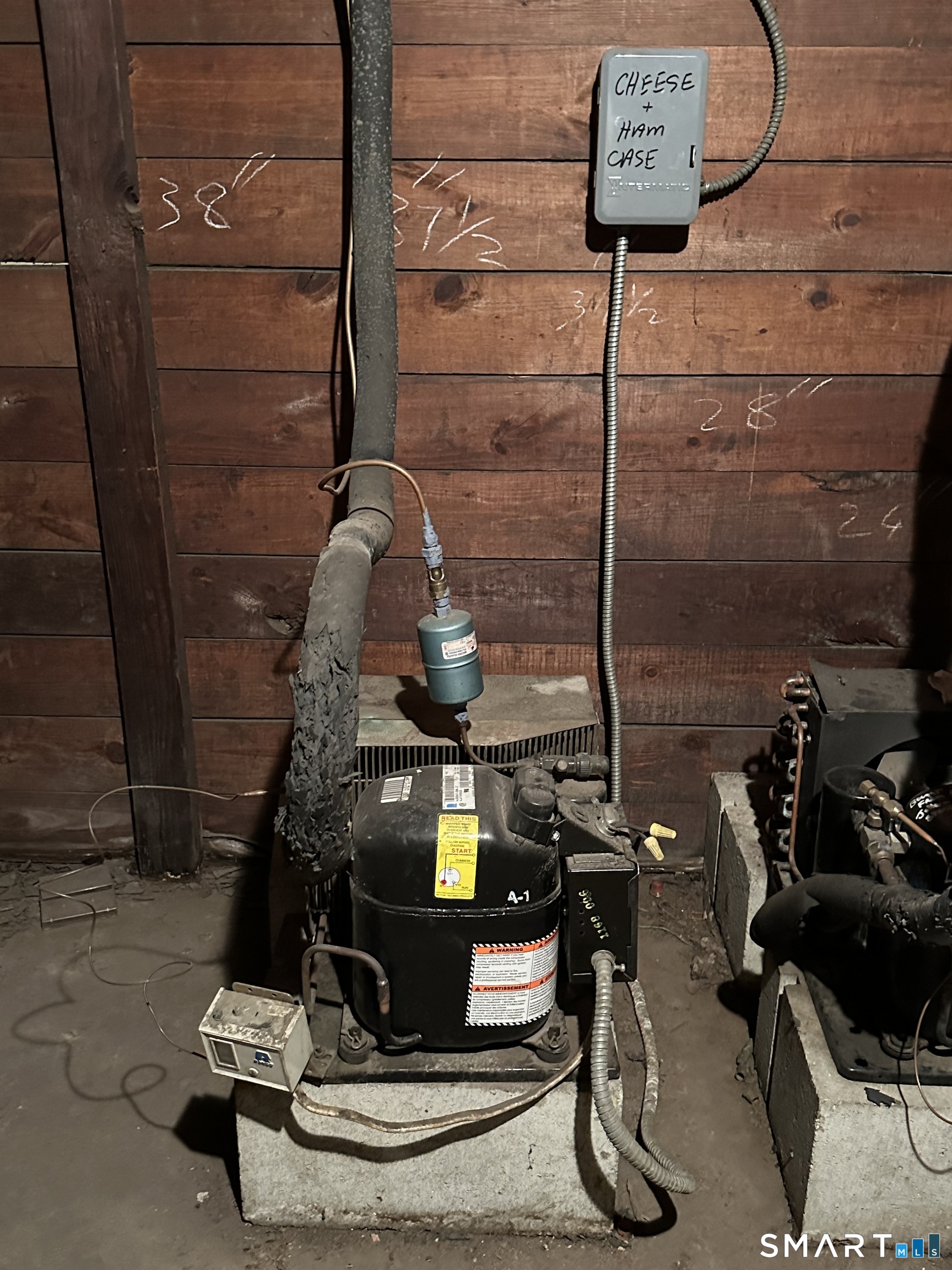 1365 East Main Street Bridgeport, CT 06608 - Photo 27 of 40 a room with gym equipment