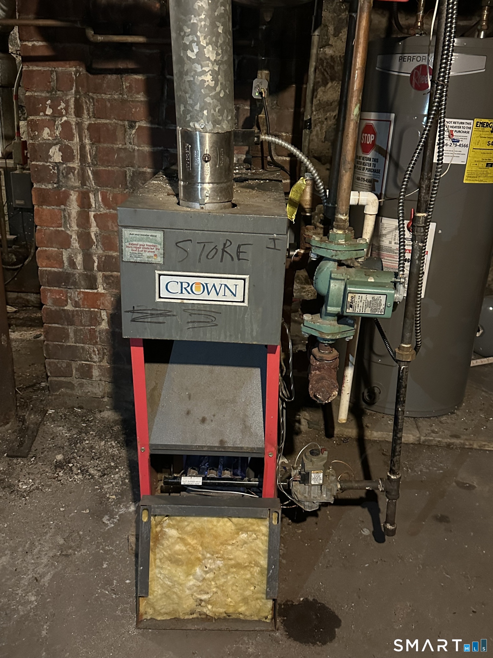 1365 East Main Street Bridgeport, CT 06608 - Photo 39 of 40 a room with gym equipment