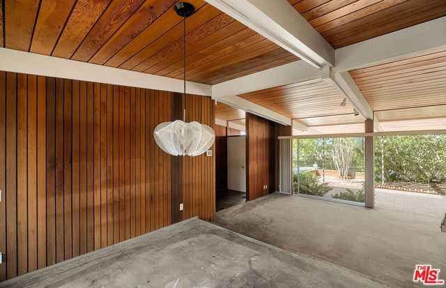 $2,250,000 | 1500 North Tigertail Road, Los Angeles, CA 90049