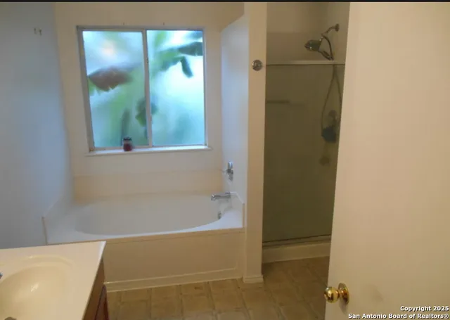 $1,650 | 8011 Rio NIEBLA, San Antonio, TX 78249