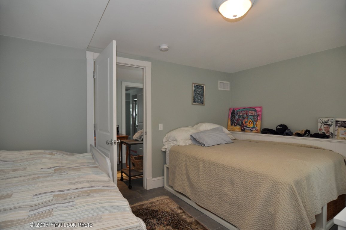 11 Shore Road Narragansett, RI 02882 - Photo 29 of 39