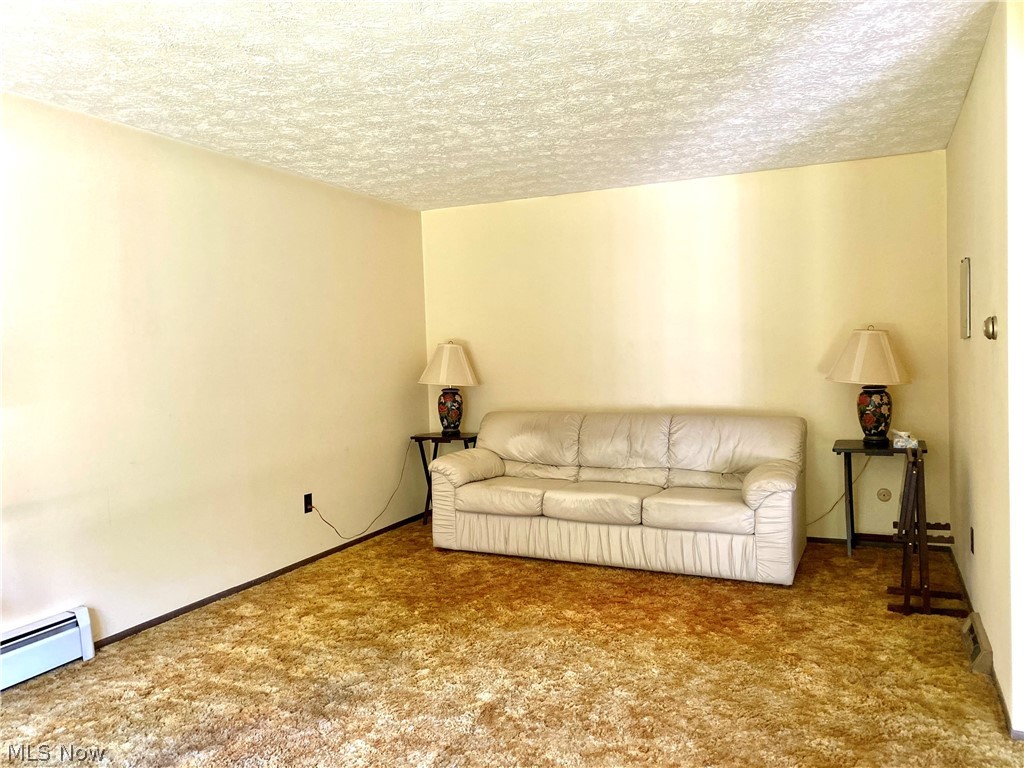 276 West River Road Valley City, OH 44280 - Photo 19 of 35 Living Room