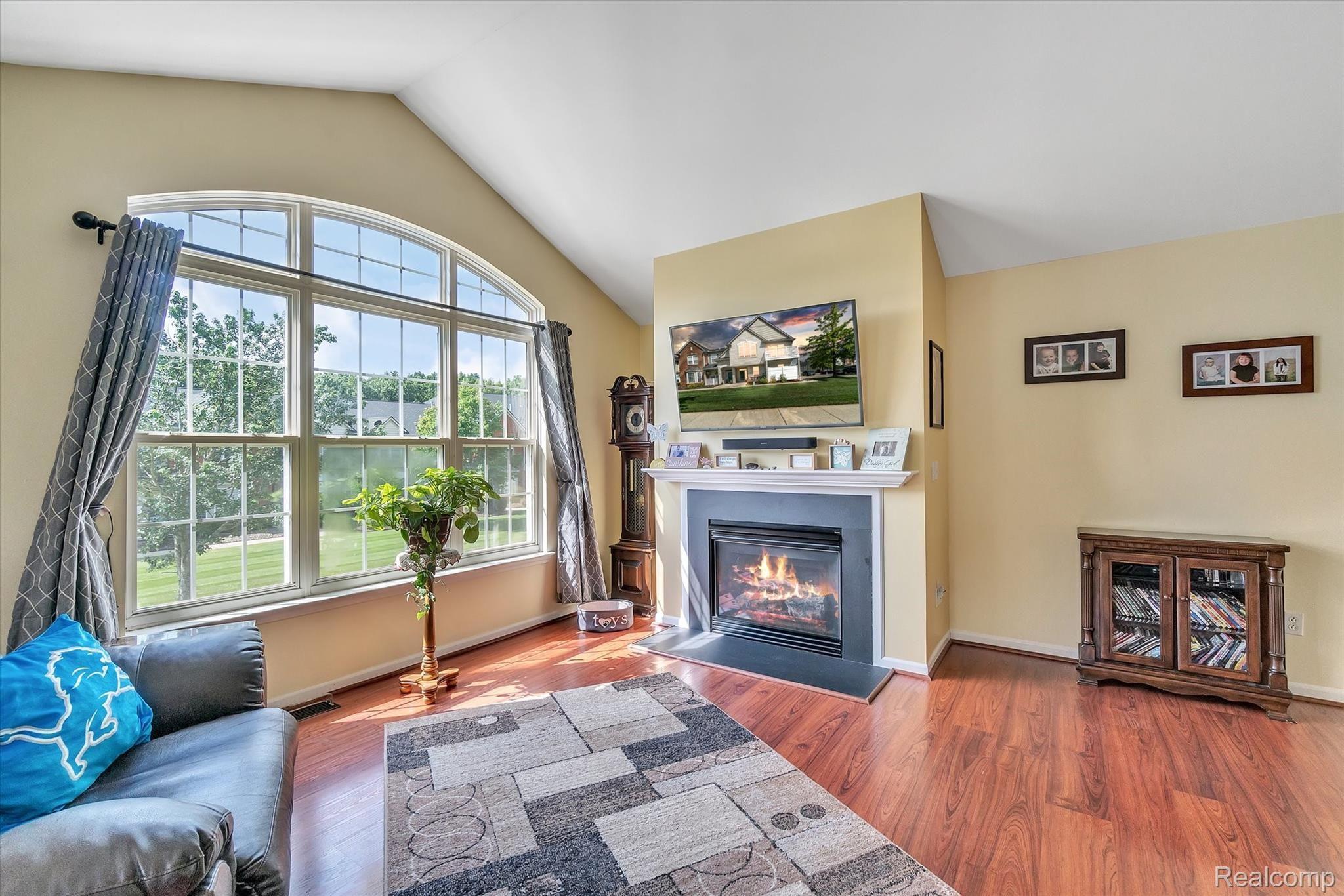 4309 Hampton Ridge Boulevard Howell, MI 48843 - Photo 11 of 38 11-4309-Hampton-Ridge-WindowStill-Real-Estate-Photography-11.jpg