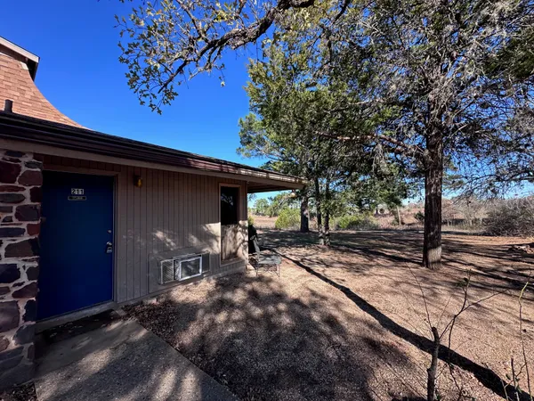 $1,100 | 126 Conference Drive, Unit 211, Bastrop, TX 78602