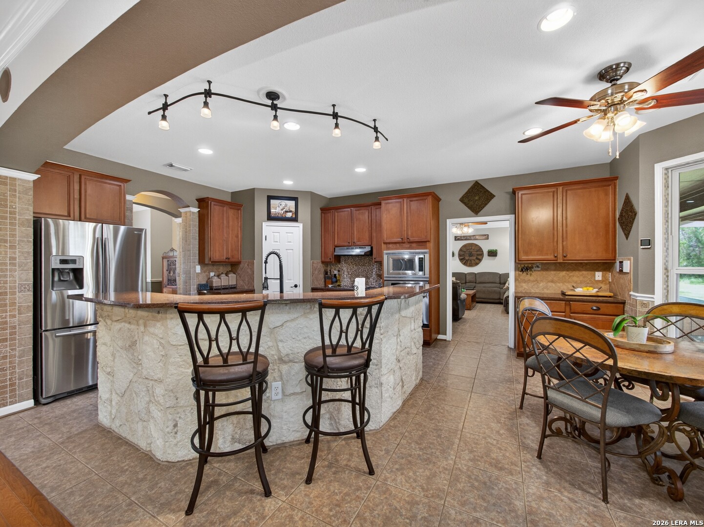 24607 Ripple Way San Antonio, TX 78266 - Photo 11 of 64