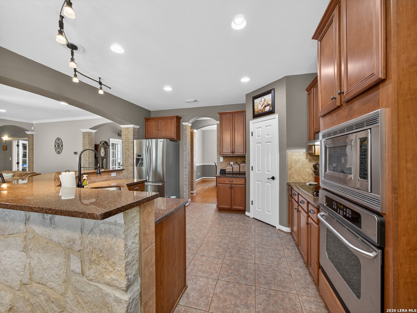 24607 Ripple Way San Antonio, TX 78266 - Photo 14 of 64