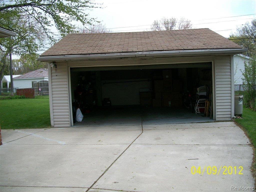 3551 Rome Avenue Warren, MI 48091 - Photo 4 of 13 100_7629.JPG