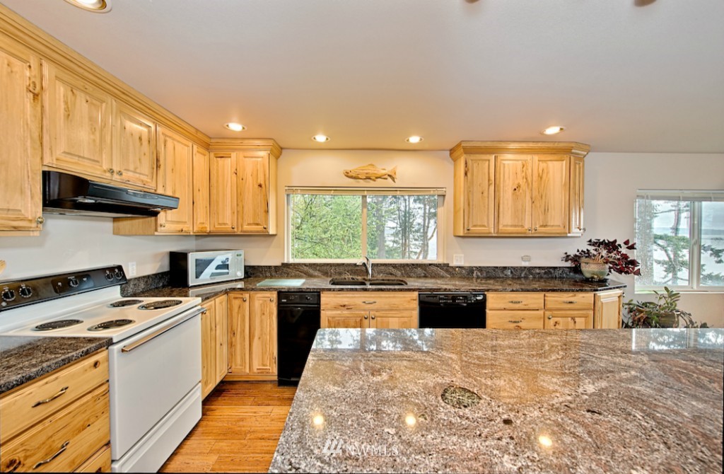 17942 Cobahud Road La Conner, WA 98257 - Photo 12 of 25 Gallery Image 12