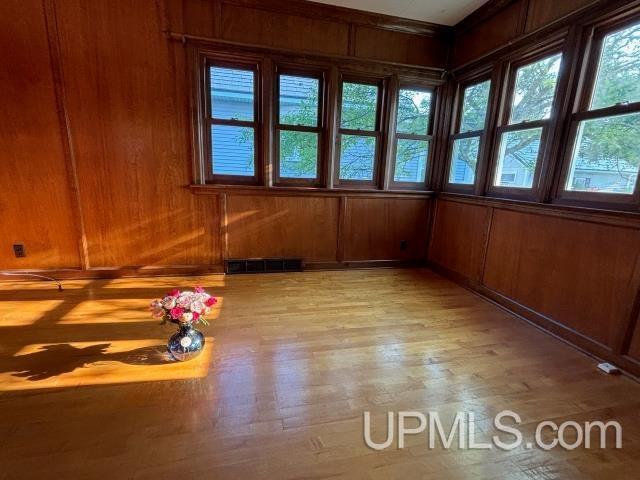 804 South 13th Street Escanaba, MI 49829 - Photo 23 of 61